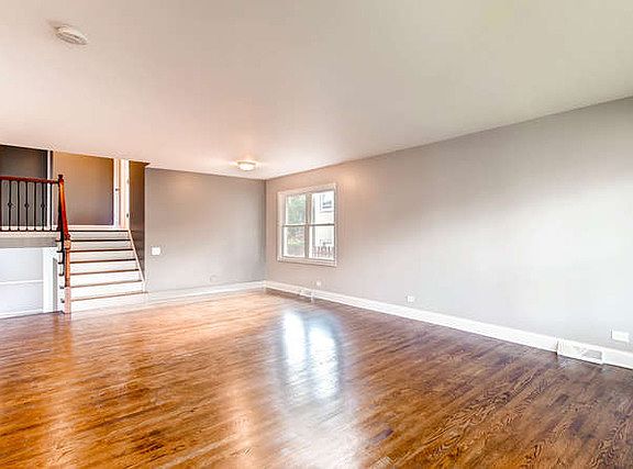 3rd image of 6913 N Algonquin Ave