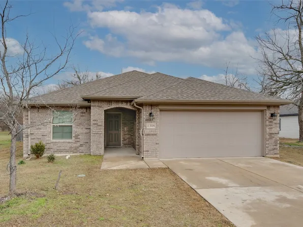 1308 S Clements St, Gainesville, TX 76240