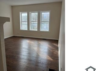 5048 W Augusta Blvd #1, Chicago, IL 60651