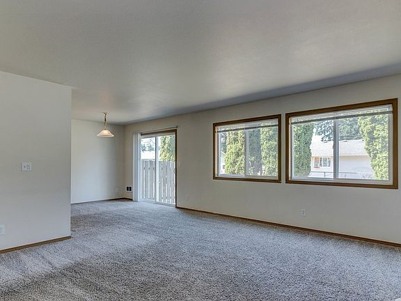 3rd image of 16924 15th Ave E