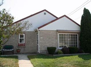 1318 Riverview Dr, Kewaskum, WI 53040