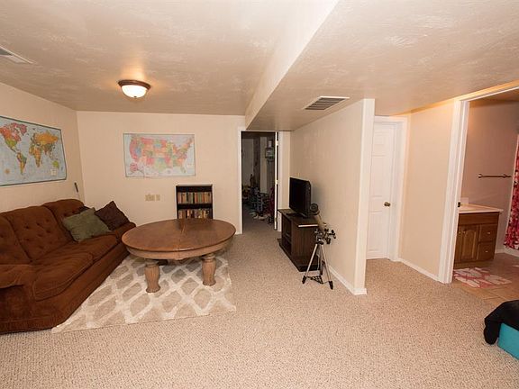 4th image of 217 W Magnolia Dr