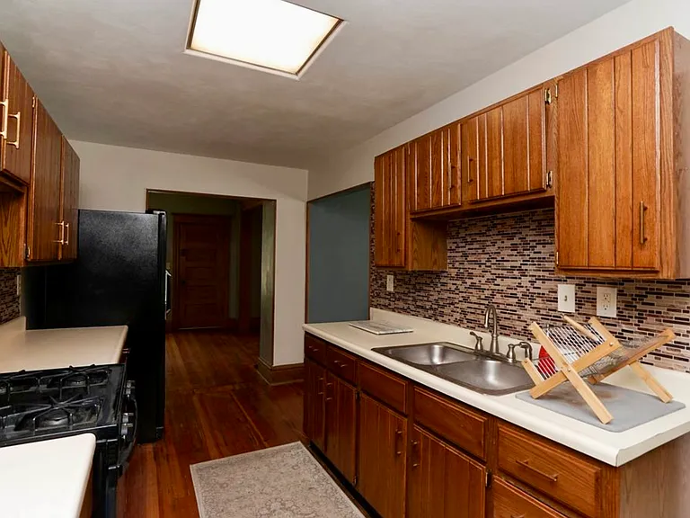 1005 C St — Photo 7