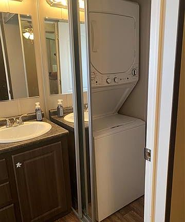 4th image of 143 Valerie Ln