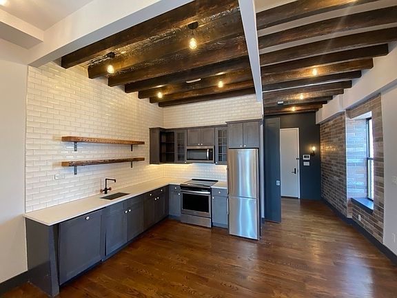 4th image of 267 Meserole St