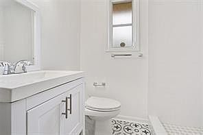 5th image of 1751 Pressburg St