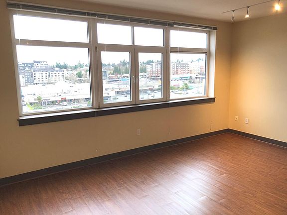 4th image of 10708 Main St APT 518