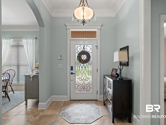 4th image of 314 Saint Charles Ct