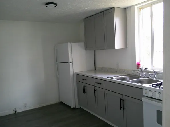 944 W Central St, 944 W Central St #A, Springfield, MO 65802