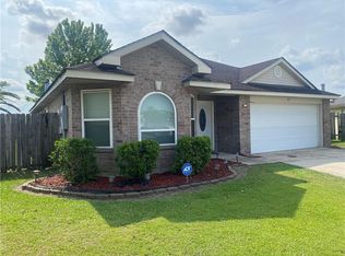 25 Petunia Ct, Westwego, LA 70094