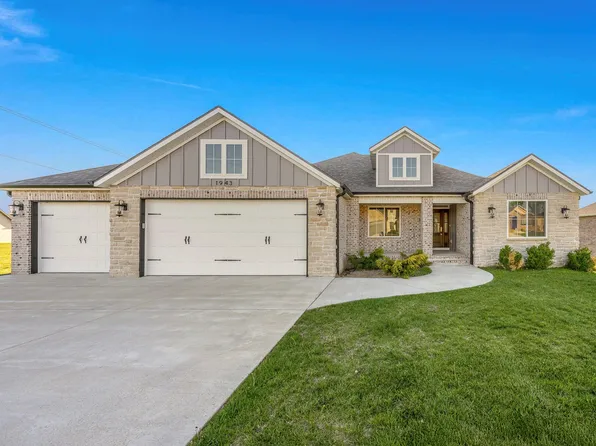 1943 N Cannonade Court, Springfield, MO 65802