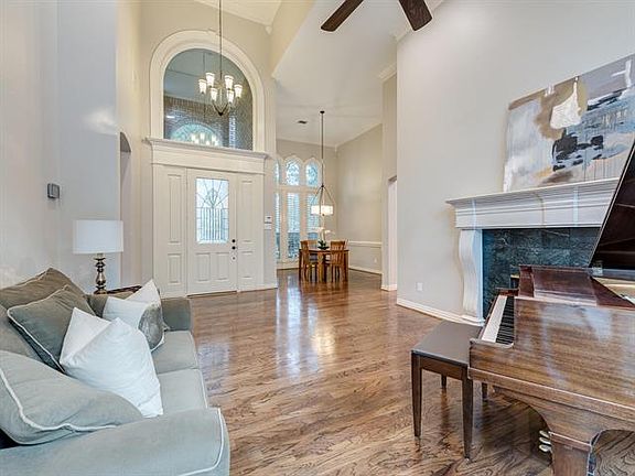 5th image of 260 Glenrose Ct