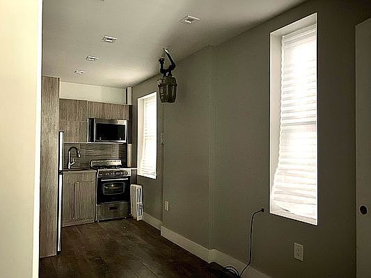 2nd image of 137 E 110th St #Fe