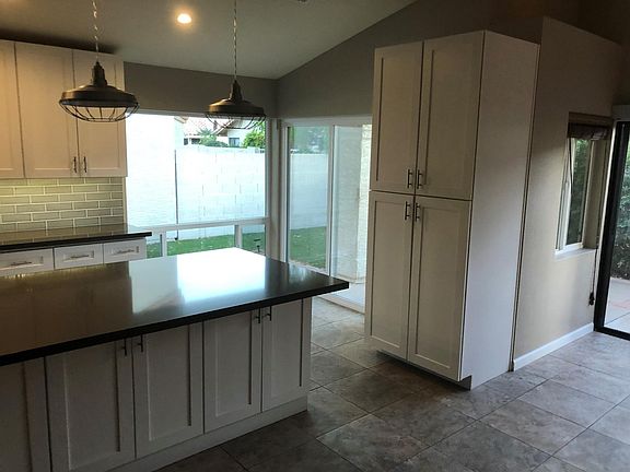 3rd image of 1003 E Chilton Dr