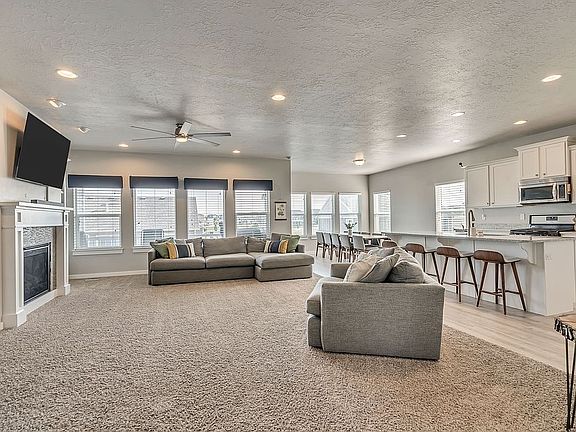 4th image of 6439 W Maple Valley Cir