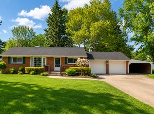 778 Troywood Dr, Troy, MI 48083