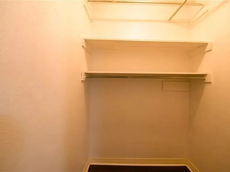 209 Pine St — Photo 5