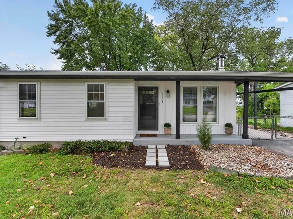 5017 Tulip Tree Ln, Hazelwood, MO 63042
