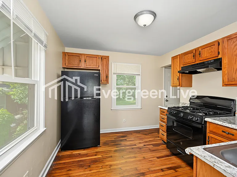 1086 Elda Ln — Photo 10