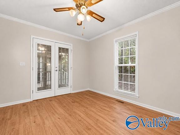 4th image of 315 Oak Hill Dr