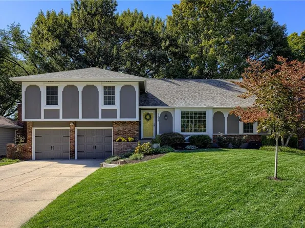 7228 Bond St, Shawnee, KS 66203