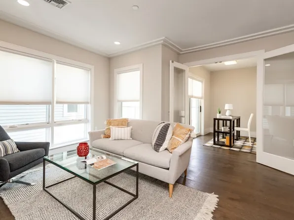 214 Market St #201, Boston, MA 02135