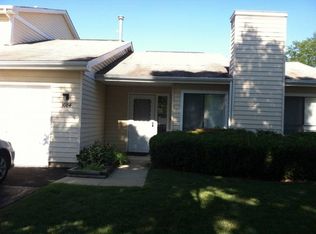 1084 E Cottonwood Way, Palatine, IL 60074