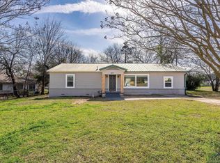 207 W Houston St, Daingerfield, TX 75638