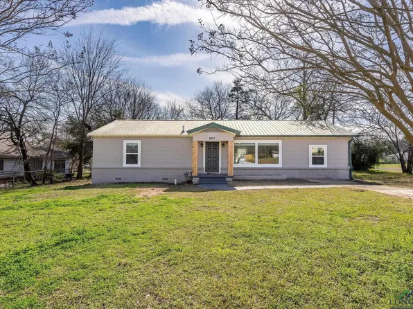 207 W Houston St, Daingerfield, TX 75638