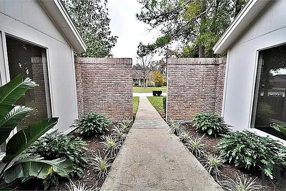 10030 Windriver Dr — Photo 30