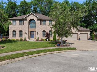 3 Elwin Ct, Rochester, IL 62563