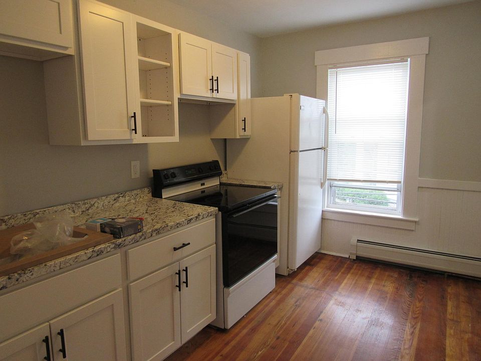2nd image of 690 Massabesic St
