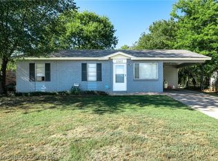 1105 N St, Barling, AR 72923
