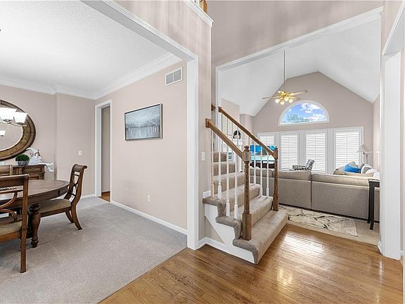 3rd image of 602 Ridgewood Dr