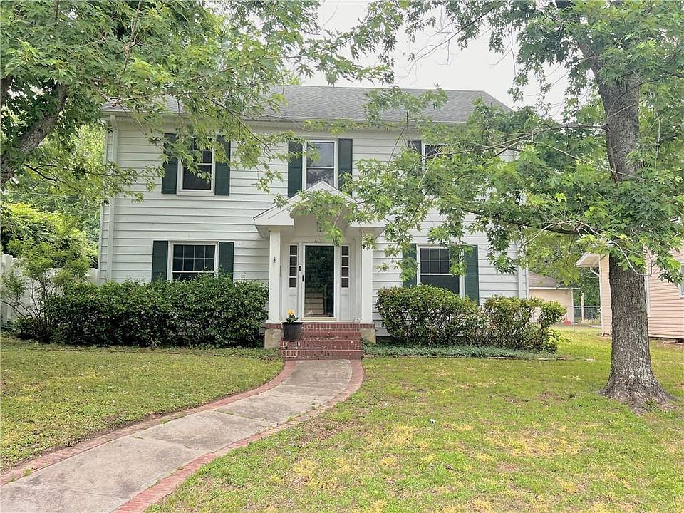 1st image of 409 N Park Blvd