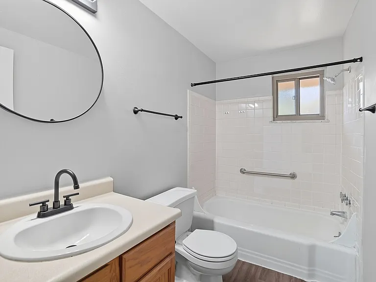 Coventry Court Townhomes — Photo 11