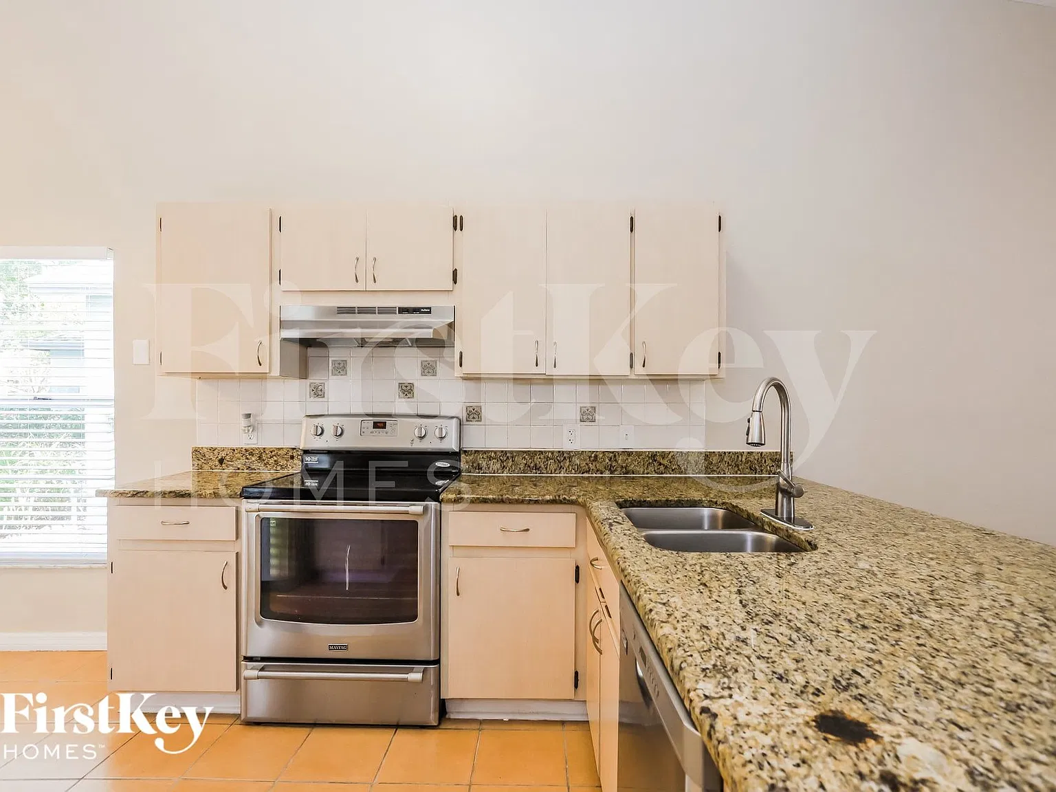 3 bed, 2.0 bath, 1615 sqft, $2,585 — Photo 4