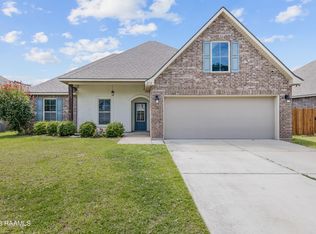 210 Caillou Grove Rd, Youngsville, LA 70592