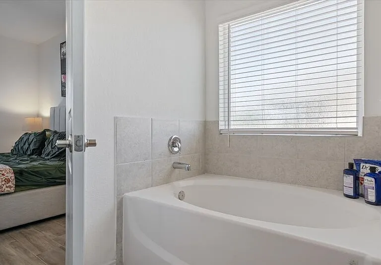 9015 Looksee Ln — Photo 16