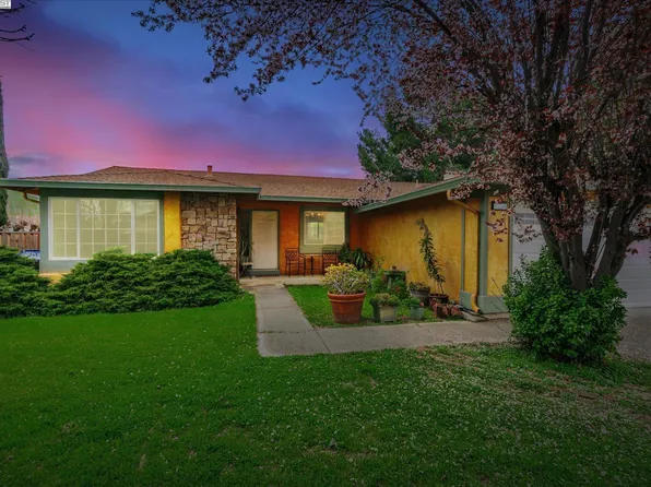 2235 Carmel Ct, Pittsburg, CA 94565