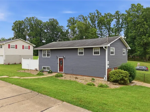 14 Maple Dr, Williamstown, WV 26187