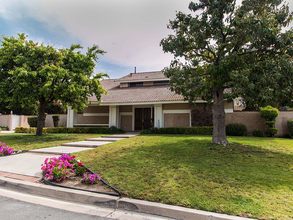 1st image of 6057 Della Ave