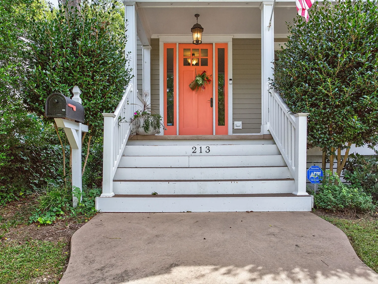 4 bed, 3.5 bath, 3000 sqft, $5,000 — Photo 3
