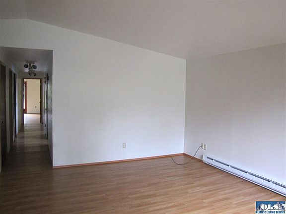 5th image of 1033 W Glenwood St