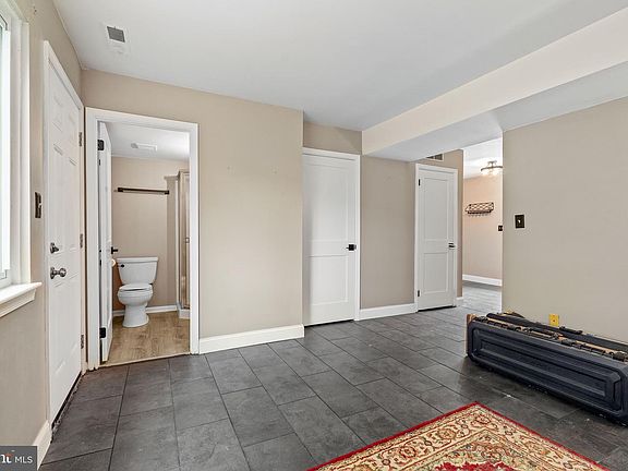 5th image of 415 Jaymar Blvd
