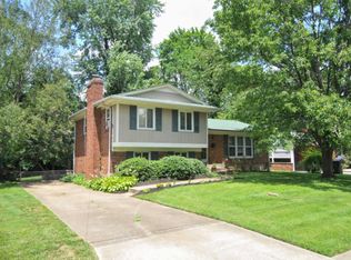 8909 Pine Lake Dr, Louisville, KY 40220