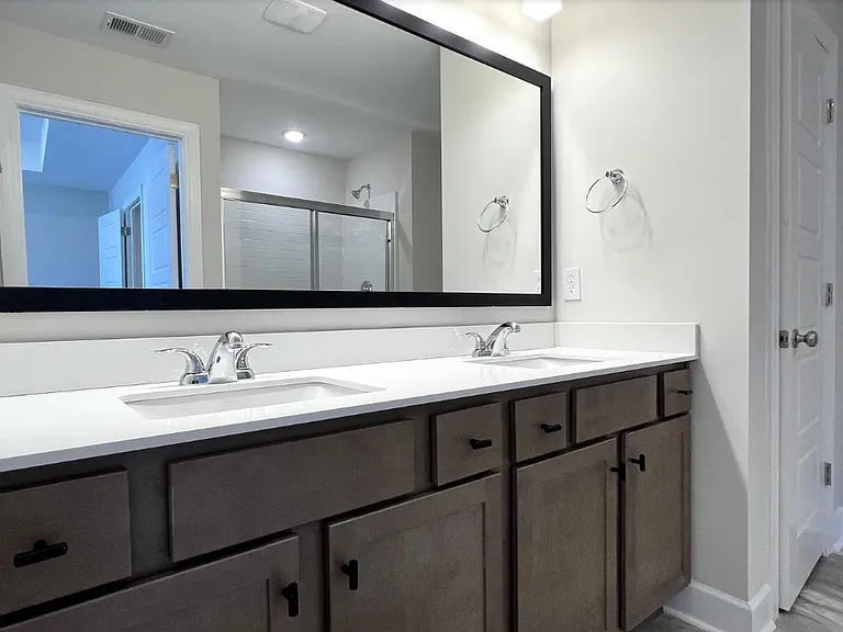 207 Taylor Woods Ct #1 — Photo 5