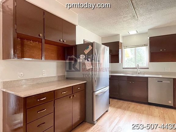 4th image of 2456 Glenn Ct SE