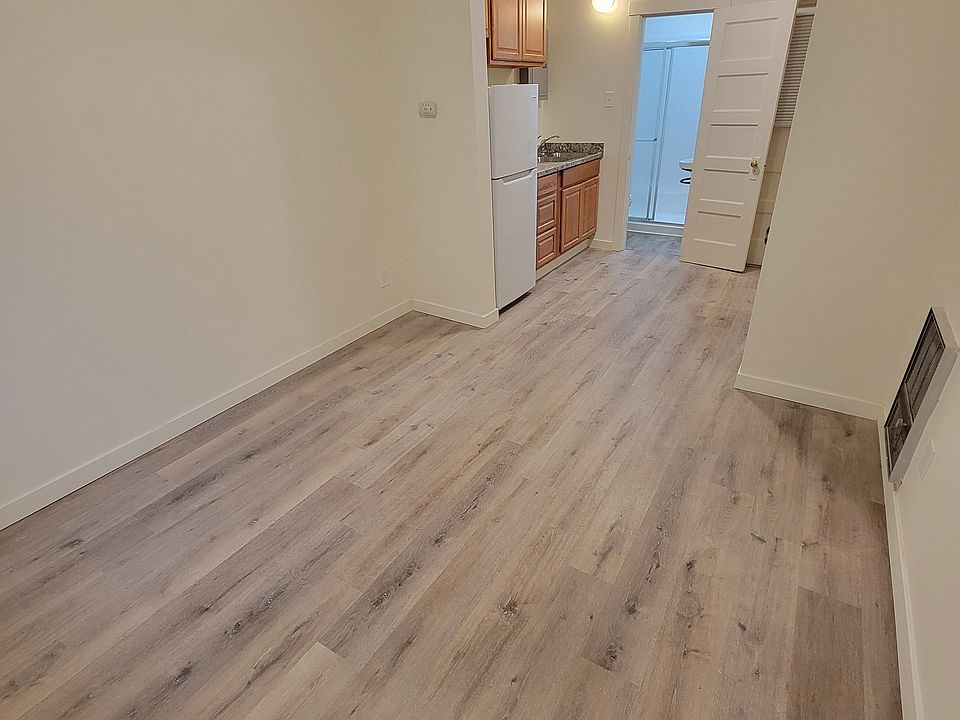1st image of 1937 Oregon Ave APT 4