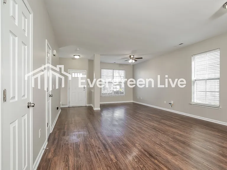 5568 Farm House Trl — Photo 3